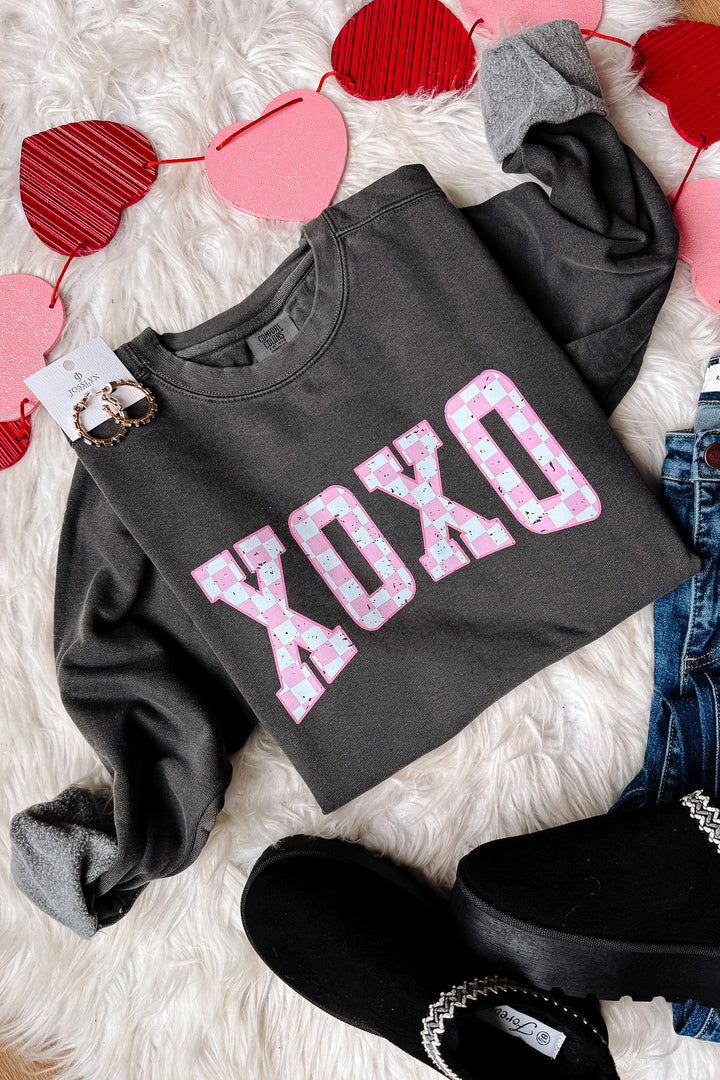 Checkered XOXO Crewneck Sweatshirt - Pepper
