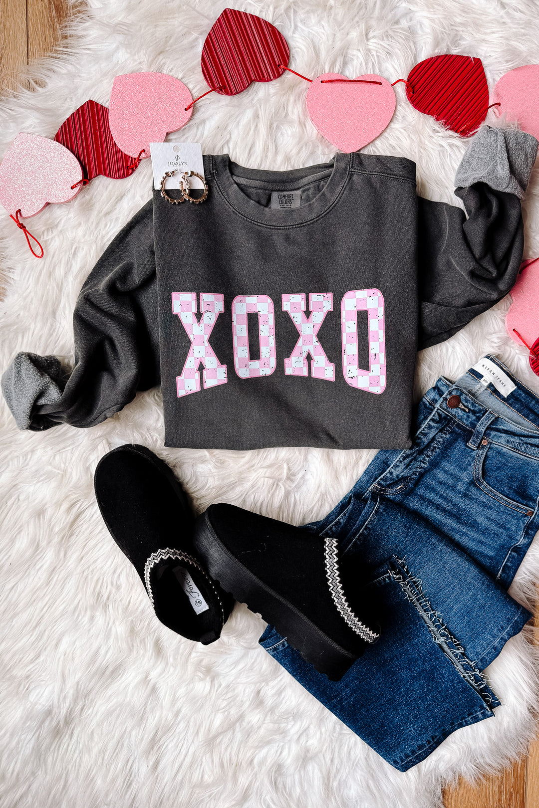 Checkered XOXO Crewneck Sweatshirt - Pepper