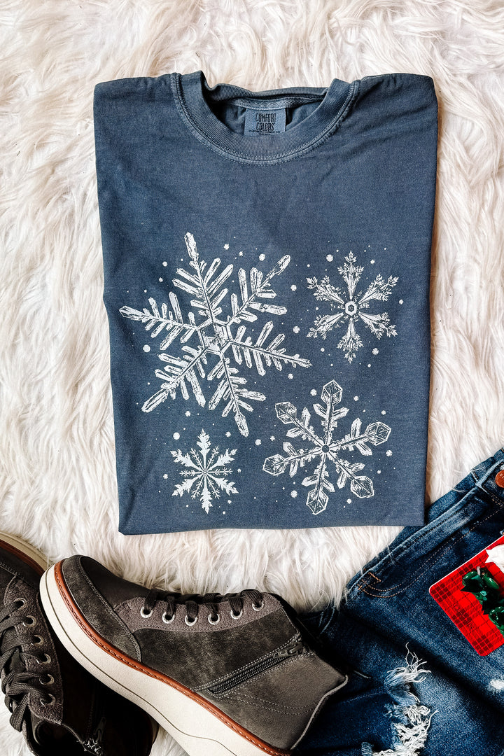 Chilly Days Snowflakes Graphic Tee - Denim