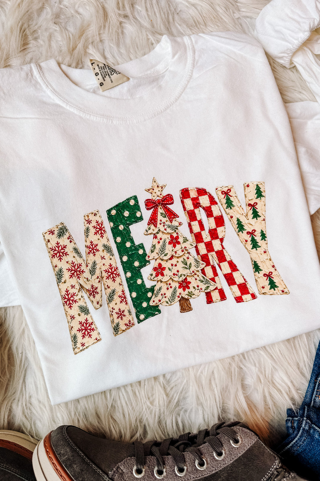 Painted MERRY Patterns Tree Graphic Long Sleeve - White