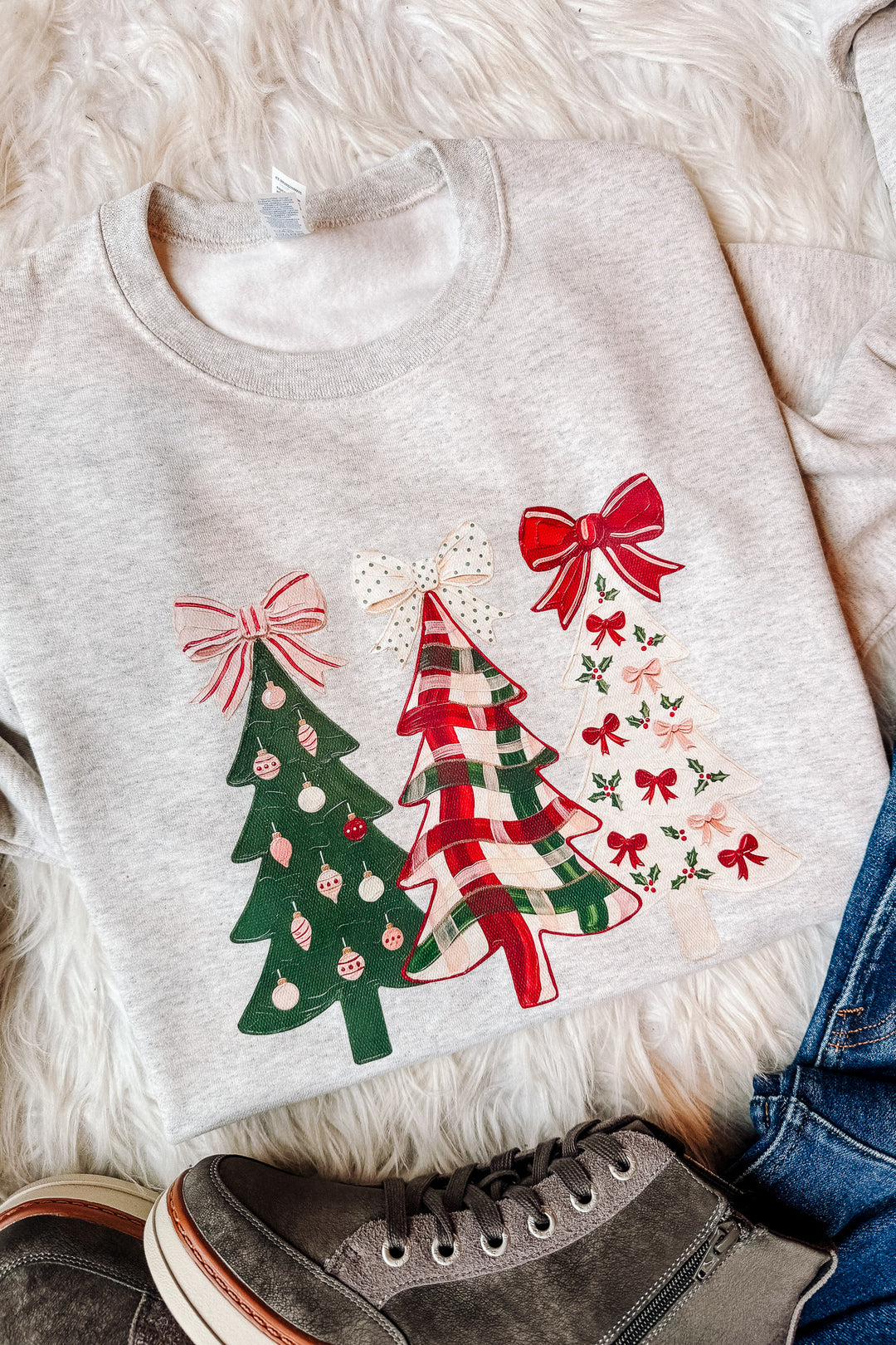 Painted Bow Trees Graphic Sweatshirt - Oatmeal Heather