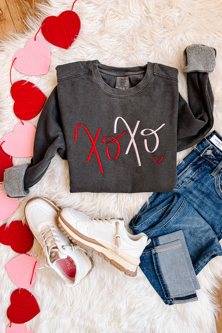 Two Tone XOXO Embroidered Sweatshirt - Pepper