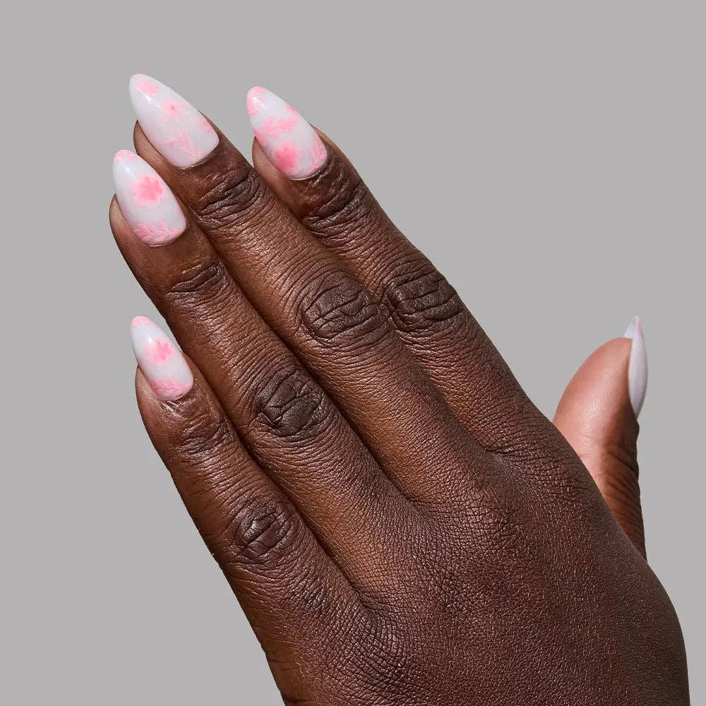 Fleur Amour Press-On Nails | Short Almond