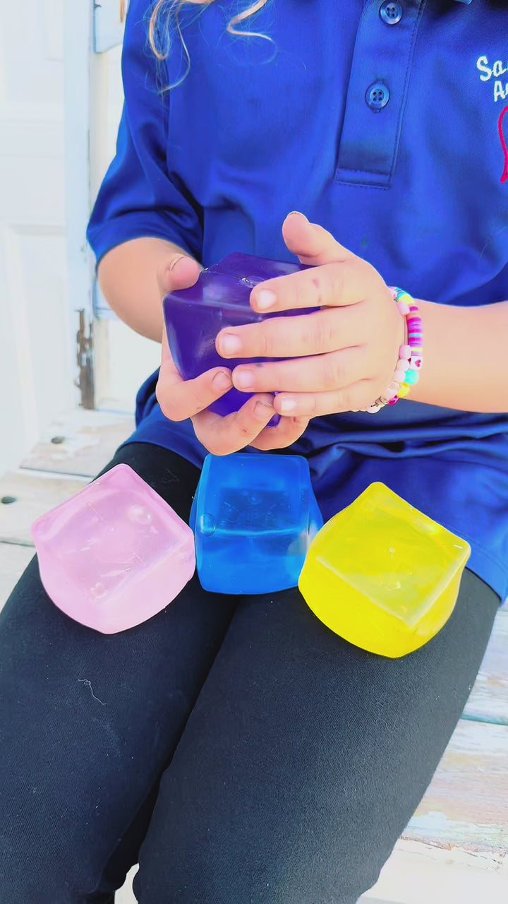 Squeeze Cube 🧊