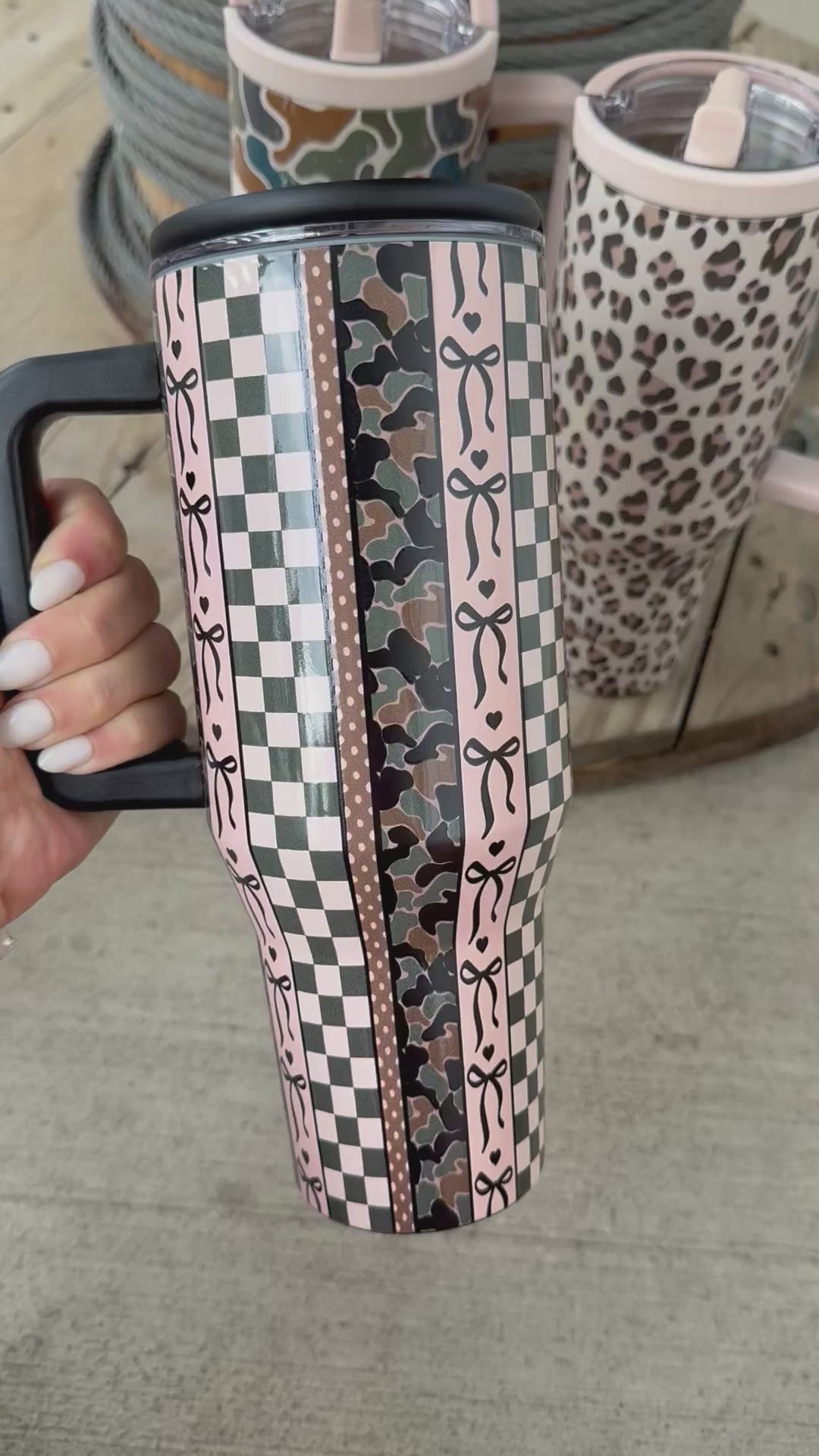 The Hydrate+ 40oz Tumbler - Camo Checkered Bow
