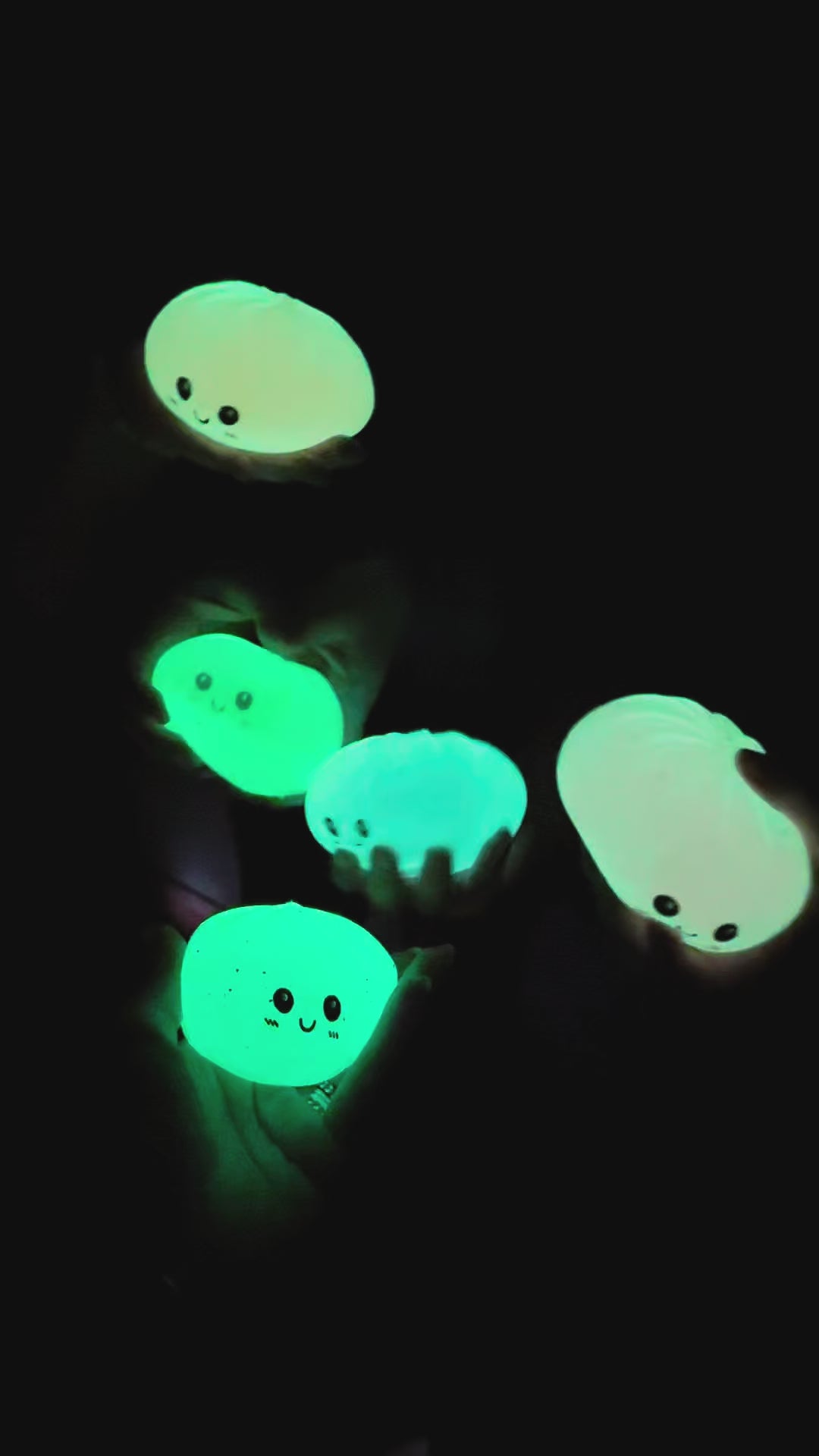 Glow In The Dark Dumpling Squishy ✨🥟🌙